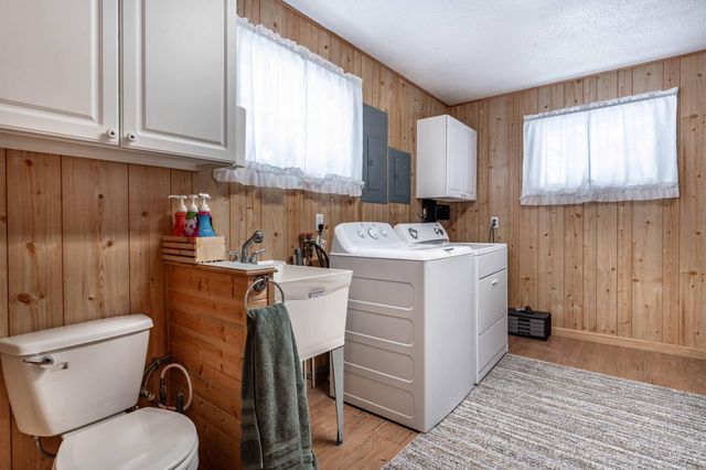 311 4th Avenue E, Abercrombie, ND 58001