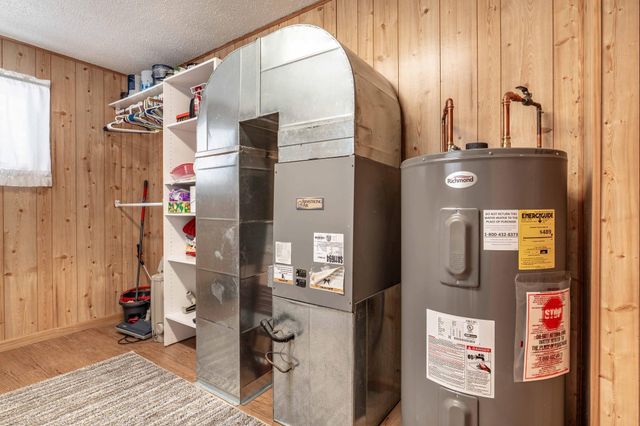 311 4th Avenue E, Abercrombie, ND 58001