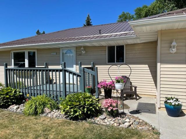 311 4th Avenue E, Abercrombie, ND 58001