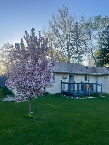 311 4th Avenue E, Abercrombie, ND 58001