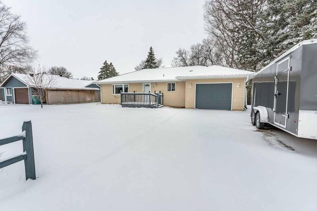 311 4th Avenue E, Abercrombie, ND 58001