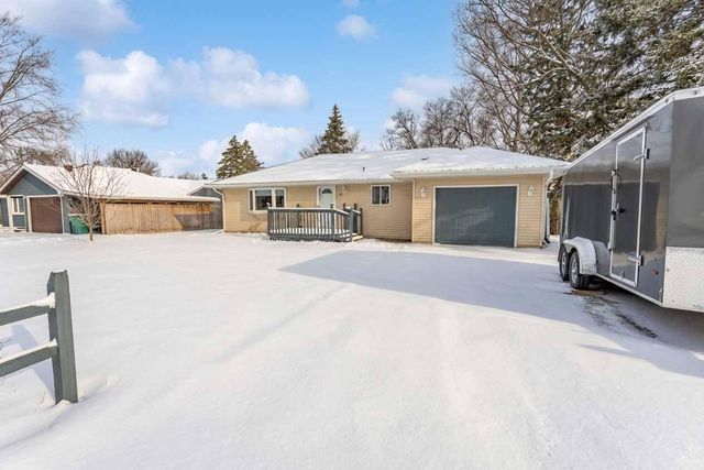 311 4th Avenue E, Abercrombie, ND 58001