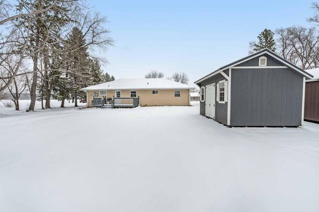 311 4th Avenue E, Abercrombie, ND 58001