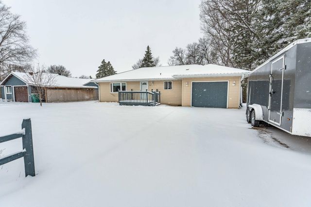 311 4th Avenue E, Abercrombie, ND 58001