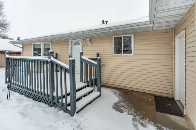 311 4th Avenue E, Abercrombie, ND 58001