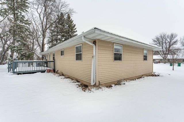 311 4th Avenue E, Abercrombie, ND 58001