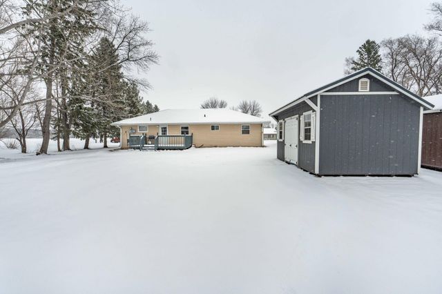 311 4th Avenue E, Abercrombie, ND 58001