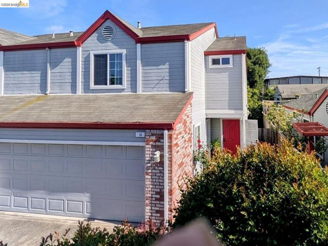 16 Town Sq PL, Oakland, CA 94603