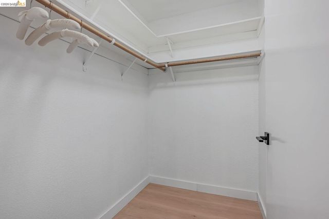 16 Town Sq PL, Oakland, CA 94603