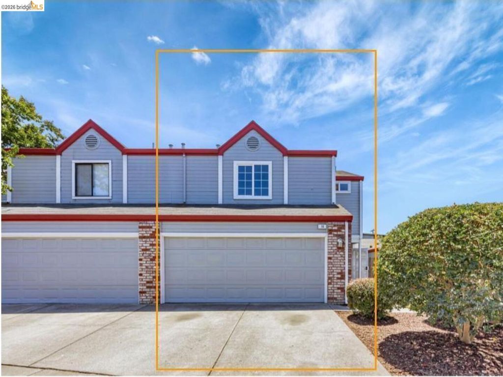16 Town Sq PL, Oakland, CA 94603