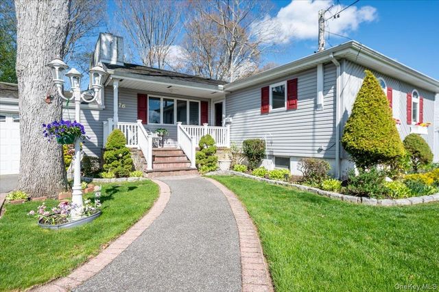 76 Beatrice Avenue, West Islip, NY 11795