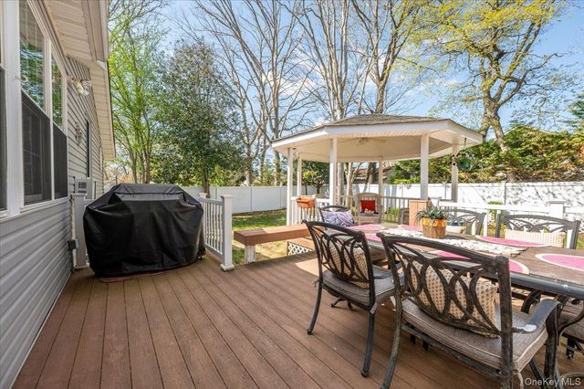 76 Beatrice Avenue, West Islip, NY 11795