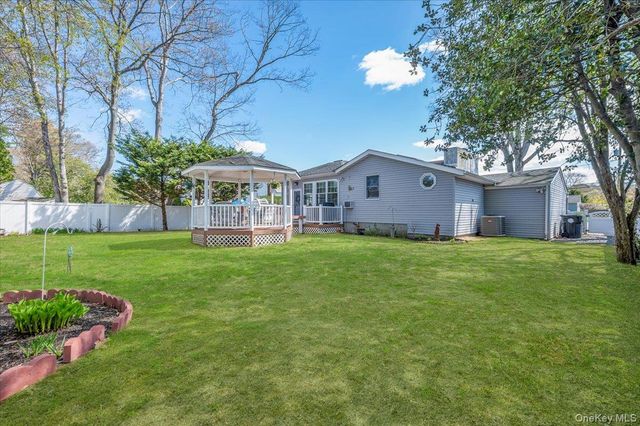 76 Beatrice Avenue, West Islip, NY 11795