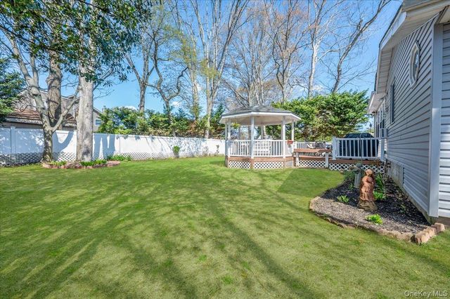 76 Beatrice Avenue, West Islip, NY 11795