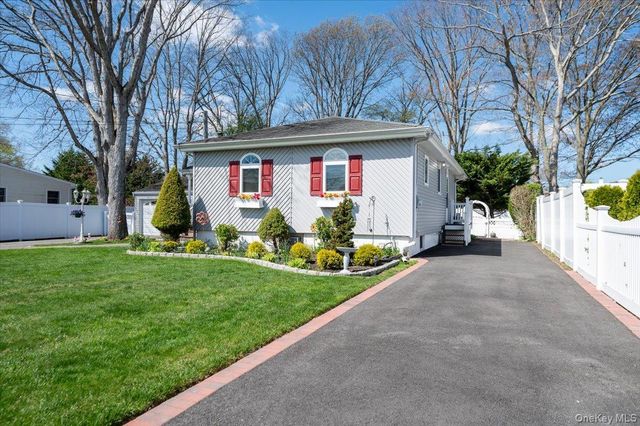 76 Beatrice Avenue, West Islip, NY 11795