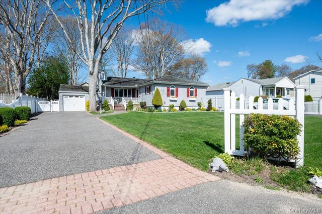 76 Beatrice Avenue, West Islip, NY 11795