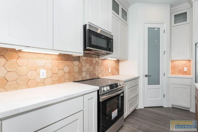 43 Arcos Gardens, Laguna Vista, TX 78578