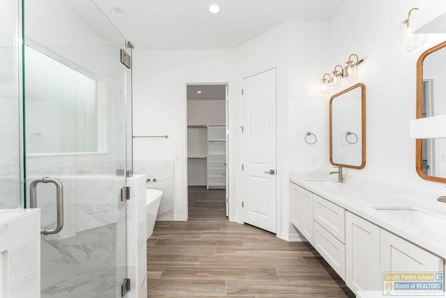 43 Arcos Gardens, Laguna Vista, TX 78578