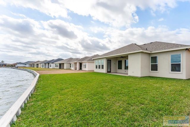 43 Arcos Gardens, Laguna Vista, TX 78578