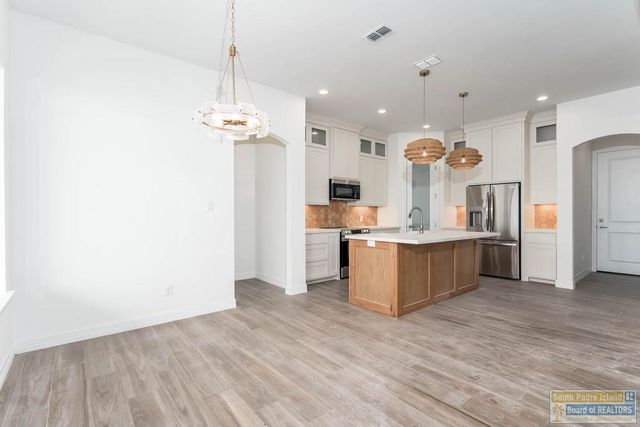 43 Arcos Gardens, Laguna Vista, TX 78578