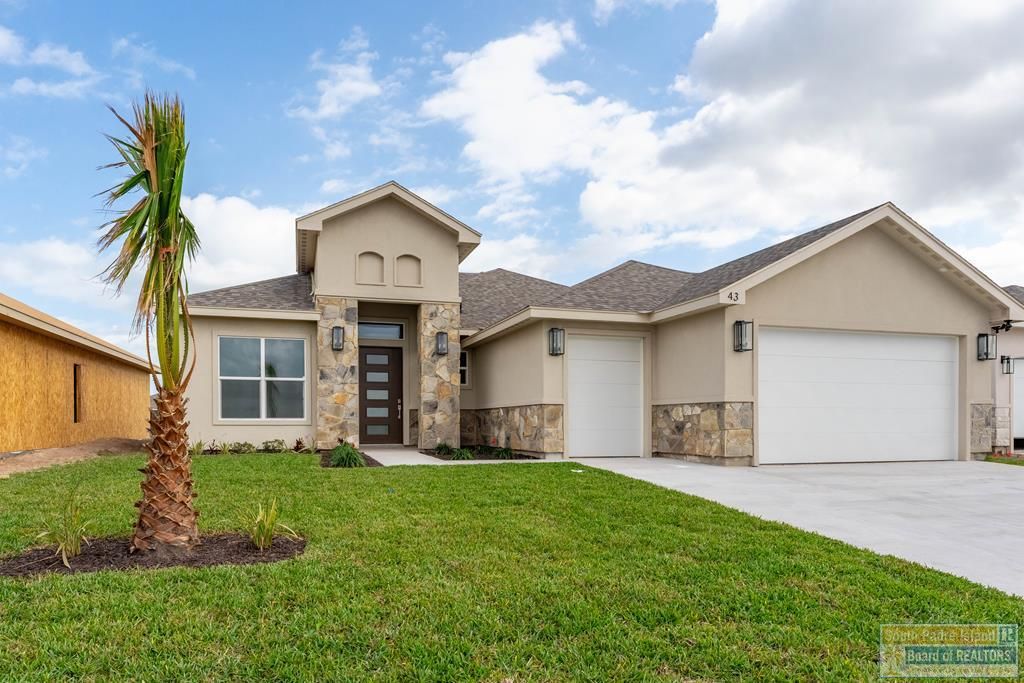 43 Arcos Gardens, Laguna Vista, TX 78578