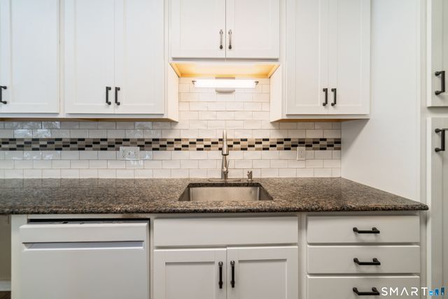 42 Library Lane 42, Simsbury, CT 06070