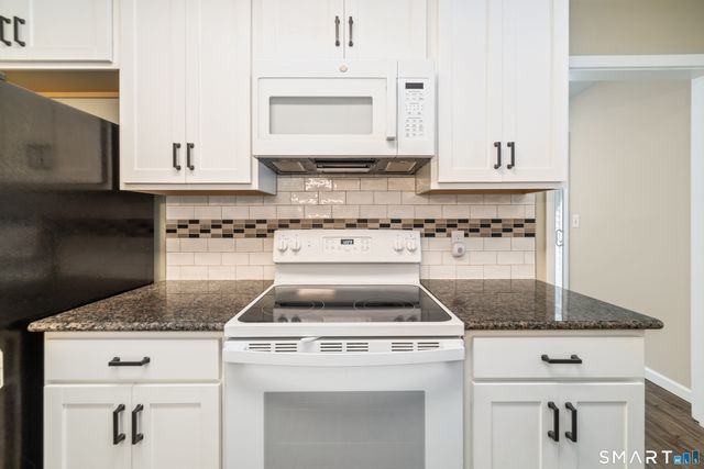 42 Library Lane 42, Simsbury, CT 06070