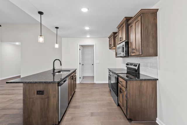 762 Gleason Dr, Clarksville, TN 37042