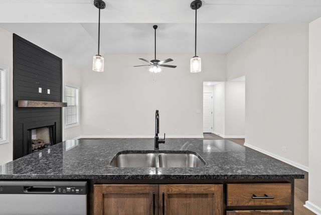 762 Gleason Dr, Clarksville, TN 37042