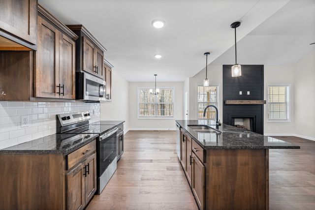762 Gleason Dr, Clarksville, TN 37042