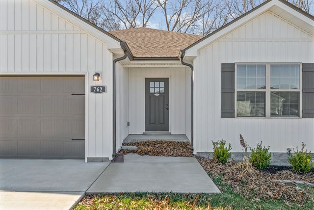 762 Gleason Dr, Clarksville, TN 37042