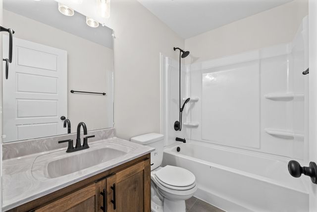 762 Gleason Dr, Clarksville, TN 37042