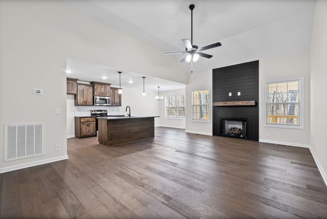 762 Gleason Dr, Clarksville, TN 37042