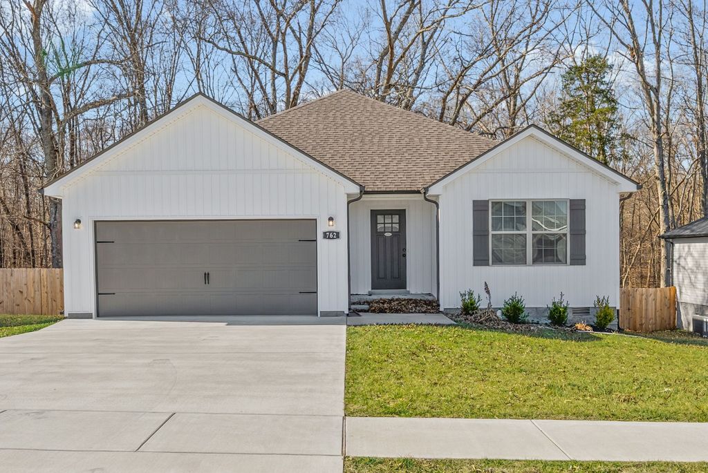 762 Gleason Dr, Clarksville, TN 37042