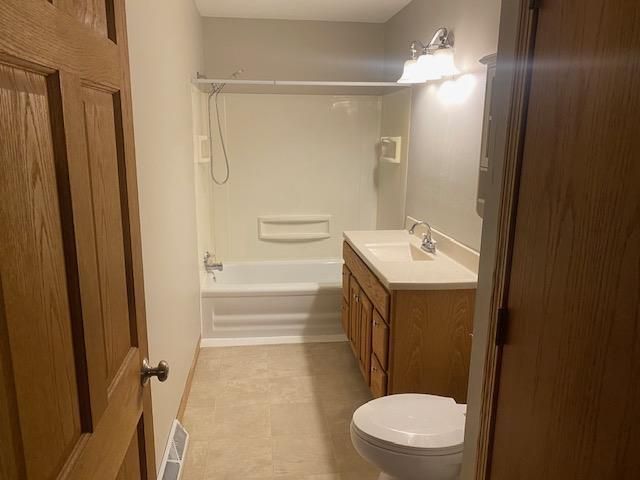 2950 S Iris Drive, Beloit, WI 53511