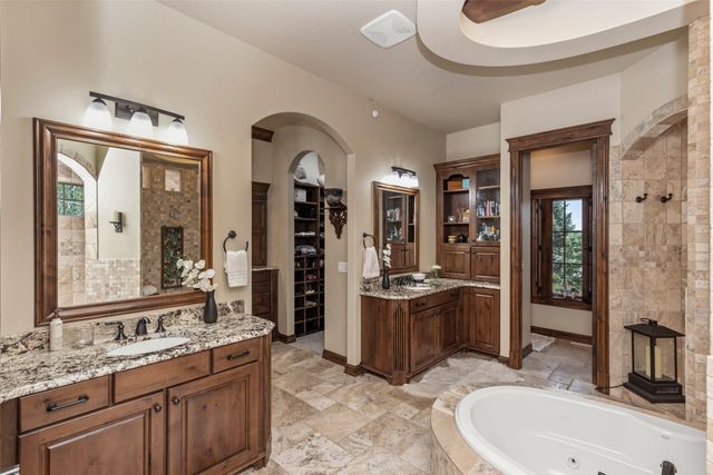 809 NE Bridge Creek Court, Grimes, IA 50111