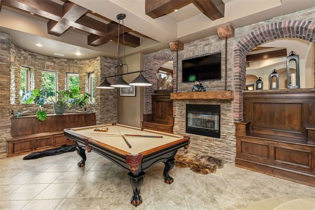 809 NE Bridge Creek Court, Grimes, IA 50111