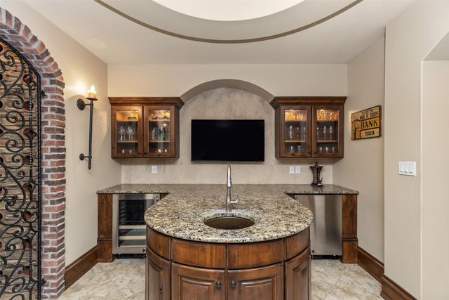 809 NE Bridge Creek Court, Grimes, IA 50111