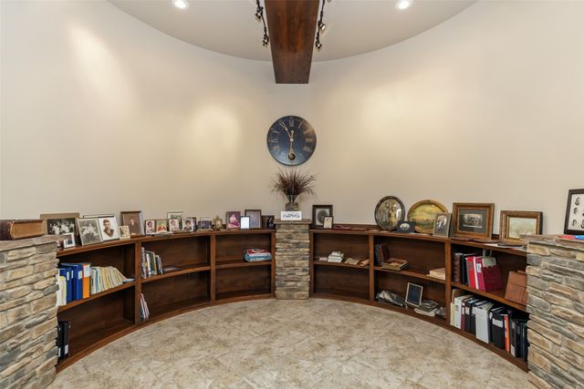 809 NE Bridge Creek Court, Grimes, IA 50111