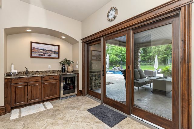 809 NE Bridge Creek Court, Grimes, IA 50111
