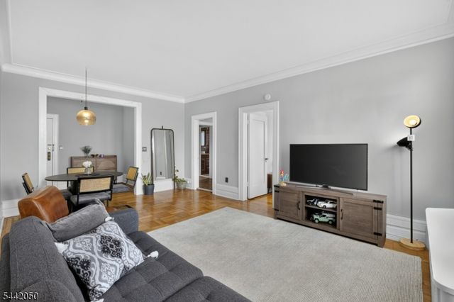 16 Forest St C6302, Montclair Twp., NJ 07042