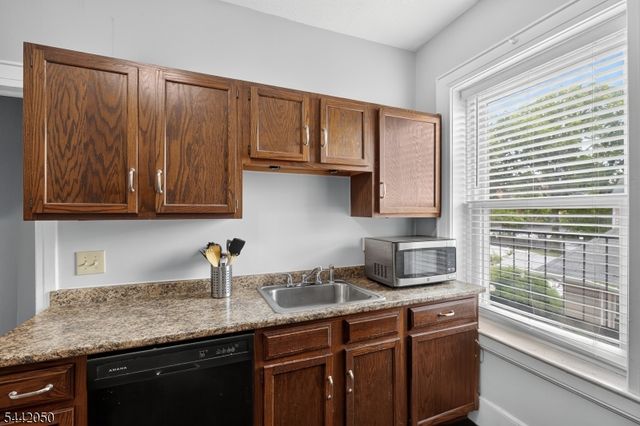 16 Forest St C6302, Montclair Twp., NJ 07042