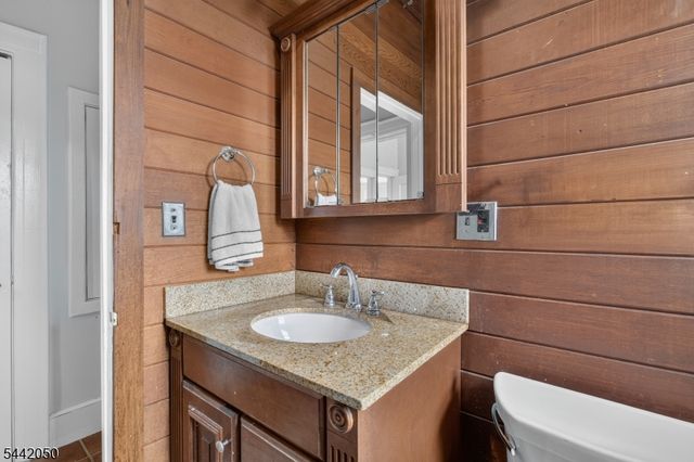 16 Forest St C6302, Montclair Twp., NJ 07042