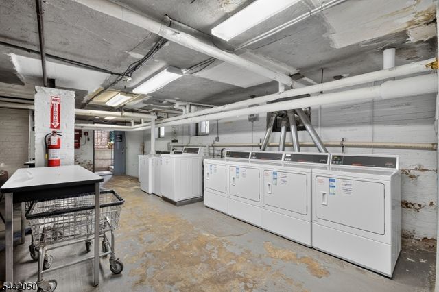 16 Forest St C6302, Montclair Twp., NJ 07042