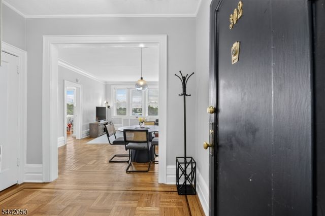 16 Forest St C6302, Montclair Twp., NJ 07042