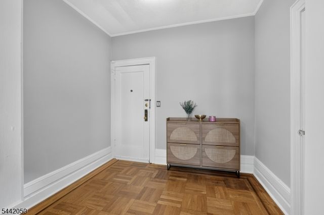 16 Forest St C6302, Montclair Twp., NJ 07042