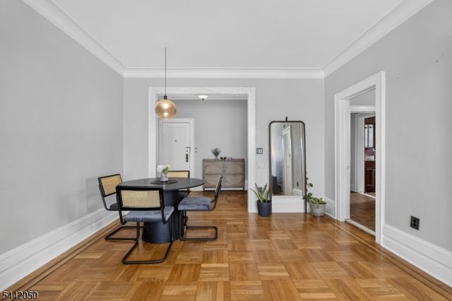 16 Forest St C6302, Montclair Twp., NJ 07042
