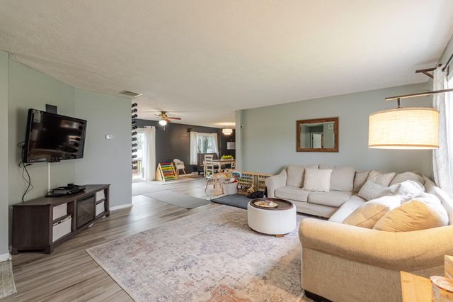 2876 May Street, Portage, IN 46368