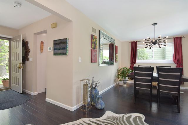 201 Hunters Run, Dobbs Ferry, NY 10522