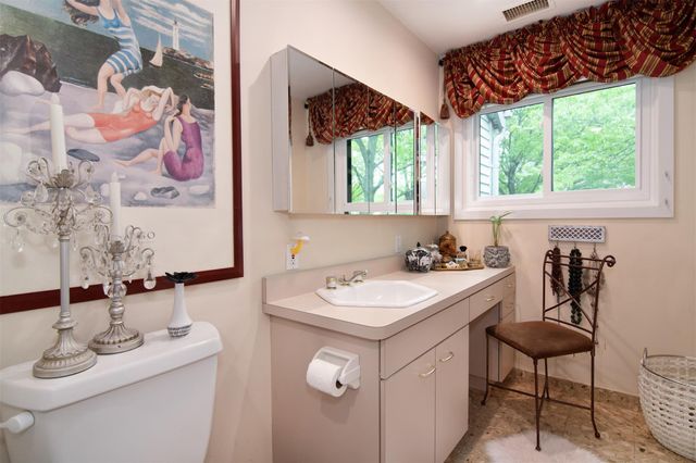 201 Hunters Run, Dobbs Ferry, NY 10522